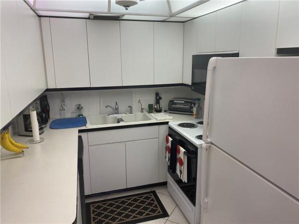Farnham, 3016 Farnham N, Deerfield Beach, Florida 33442, image 1