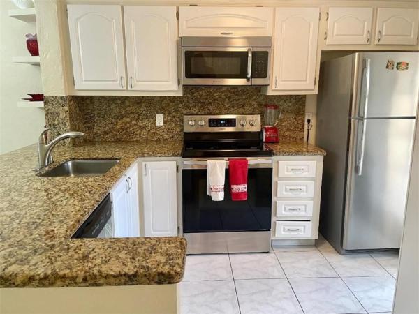 Meadowridge, 2331 SW 15th St #33, Deerfield Beach, Florida 33442, image 3