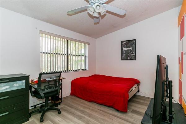 Oakwood On The Green, 9761 Riverside Dr #75-1, Coral Springs, Florida 33071, image 2