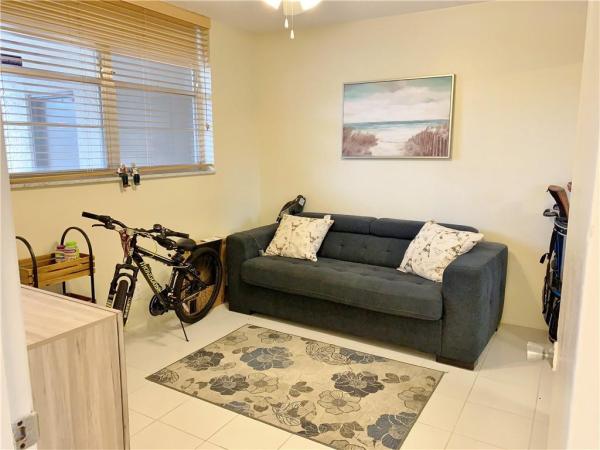 Lagoon Place, 9340 Lagoon Pl #207, Davie, Florida 33324, image 2
