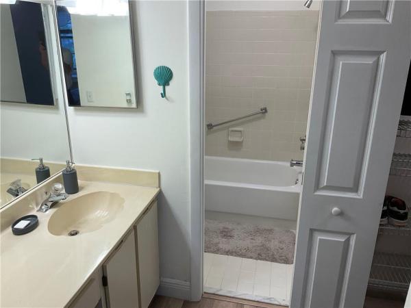 Golden Lakes Village, 135 Lake Nancy Ln #235, West Palm Beach, Florida 33411, image 2