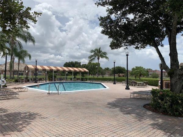 Sunrise Lakes 3, 9661 Sunrise Lakes Blvd #202, Sunrise, Florida 33322, image 1