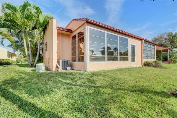 Golden Lakes Village, 308 Lake Helen Dr, West Palm Beach, Florida 33411, image 3