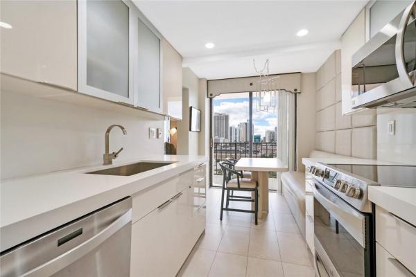 Winston Towers 600, 210 174th St #1108, Sunny Isles Beach, Florida 33160, image 2