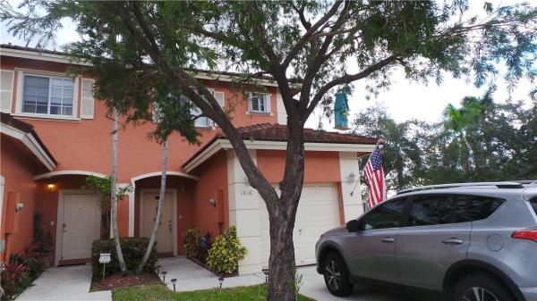 Monte Carlo Townhomes, 1016 NW 100th Ave, Pembroke Pines, Florida 33024, image 2