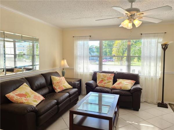 Cambridge, 2109 Cambridge E, Deerfield Beach, Florida 33442, image 2