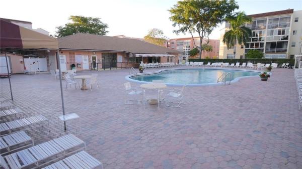 Somerset, 2841 Somerset Dr #400, Lauderdale Lakes, Florida 33311, image 2