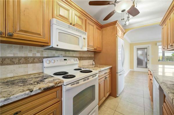 Cliff Lake Villas, 1110 SE 14th Pl #17A, Fort Lauderdale, Florida 33316, image 2