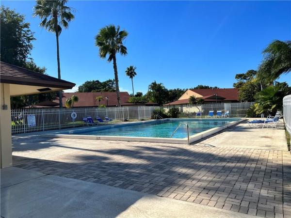 Westchester Townhouses, 4347 Woodstock Dr #D, West Palm Beach, Florida 33409, image 3