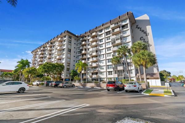 Island Club, 777 S Federal Hwy #RP814, Pompano Beach, Florida 33062, image 1