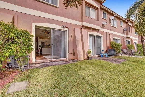 Catalina Lakes, 7859 Catalina Cir, Tamarac, Florida 33321, image 1