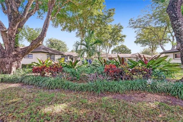 Greentree Villas, 4692 Robinwood Pl #B, Boynton Beach, Florida 33436, image 2