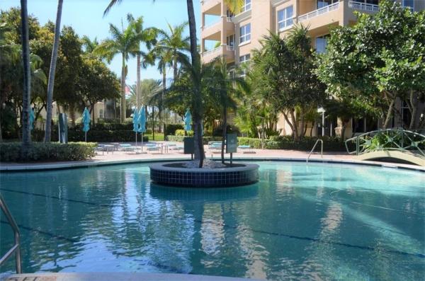 Turnberry On The Green, 19501 W Country Club Dr #2511, Aventura, Florida 33180, image 3