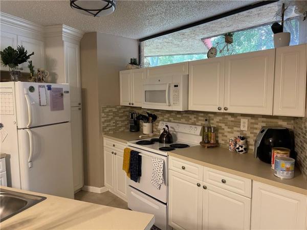 Banyan Lake, 8183 Severn Dr #A, Boca Raton, Florida 33433, image 3