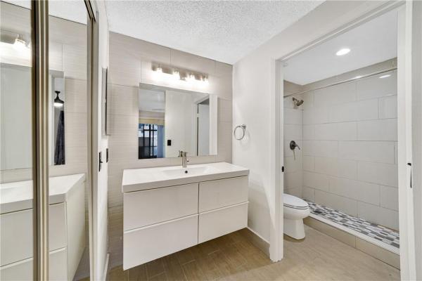 The Provinces Of Pierpointe At Pembroke Lakes, 11956 NW 11th St, Pembroke Pines, Florida 33026, image 3