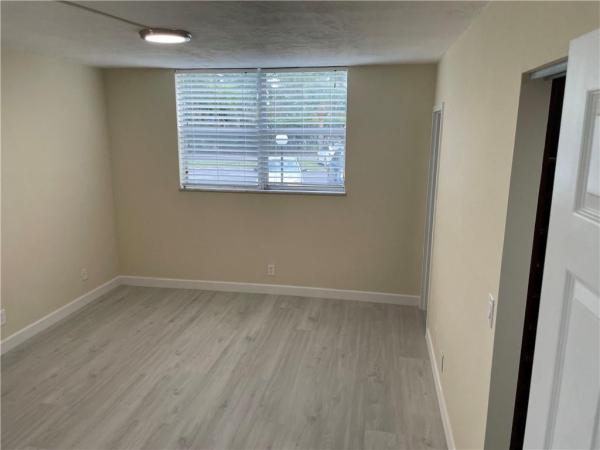 Somerset, 2801 Somerset Dr #116, Lauderdale Lakes, Florida 33311, image 3