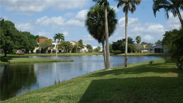 Lakeview Villas, 446 Lakeview Dr #4, Weston, Florida 33326, image 1