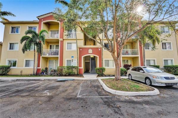 University Parc Residences, 7085 Nova Dr #323, Davie, Florida 33317, image 3
