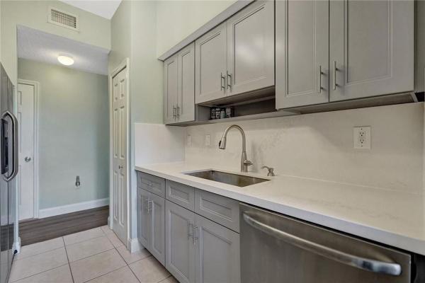 University Parc Residences, 7085 Nova Dr #323, Davie, Florida 33317, image 1