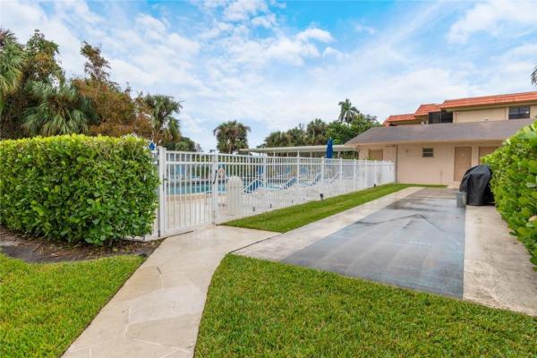 Coronado At Jacaranda, 250 NW Jacaranda Dr #509, Plantation, Florida 33324, image 1