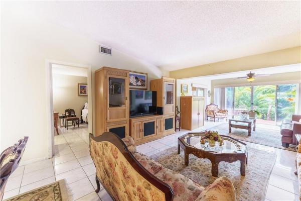 The Villas At Lucerne Lakes, 4375 Lucerne Villas Ln, Lake Worth, Florida 33467, image 1