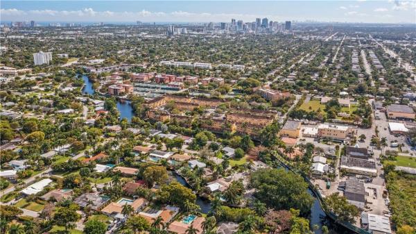 Curva Del Rio, 656 NW 21st St, Wilton Manors, Florida 33311, image 1