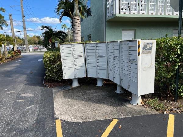 Wilton Village, 2607 NE 8th Ave #14, Wilton Manors, Florida 33334, image 3