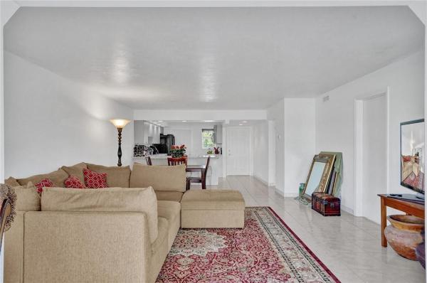 Heritage Landings, 3121 NE 51st St #202E, Fort Lauderdale, Florida 33308, image 2
