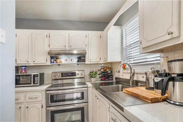 Crystal Court Manor, 1401 N 12th Ct #4B, Hollywood, Florida 33019, image 2