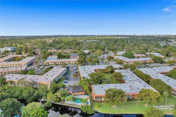 Manor Grove Village, 136 NE 19th Ct #120F, Wilton Manors, Florida 33305, image 2