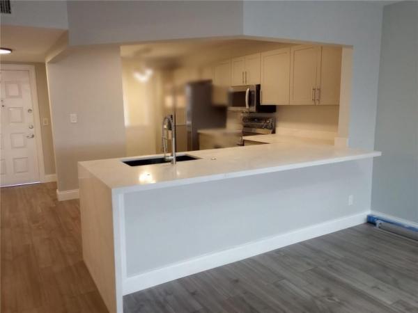Sunrise Lakes 4, 2521 NW 104th Ave #203, Sunrise, Florida 33322, image 1