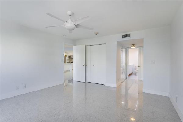 The Beach House, 330 SE 20th Ave #408, Deerfield Beach, Florida 33441, image 2