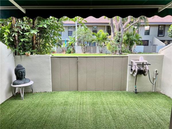 Bayview Village, 6035 Bayview Dr, Fort Lauderdale, Florida 33308, image 1