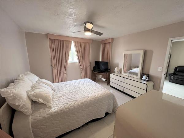 Somerset, 2831 Somerset Dr #212, Lauderdale Lakes, Florida 33311, image 2
