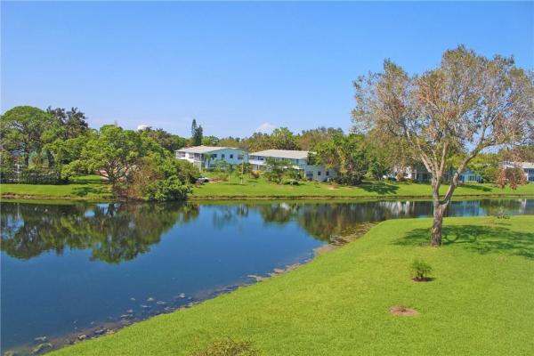 Islewood, 3018 Islewood D, Deerfield Beach, Florida 33442, image 2