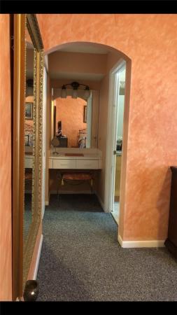 Les Chateaux, 4734 Grapevine Way, Davie, Florida 33331, image 1