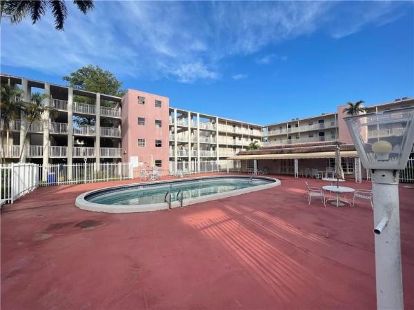 Brookfield Square, 2800 NW 56th Ave #E-405, Lauderhill, Florida 33313, image 2