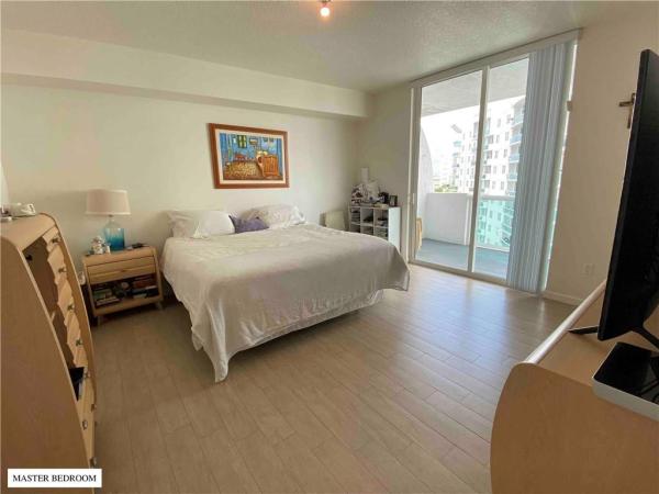 360, 7900 Harbor Island Dr #910, North Bay Village, Florida 33141, image 2