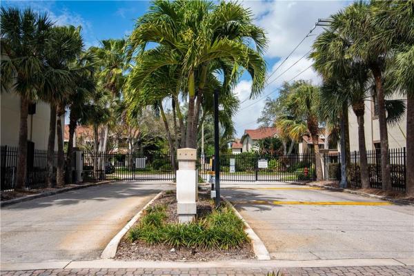 City View Townhomes, 345 City View Dr, Fort Lauderdale, Florida 33311, image 1