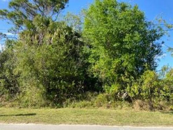 Hidden Oaks, 1133 SW Ackard Ave, Port St. Lucie, Florida 34953, image 2