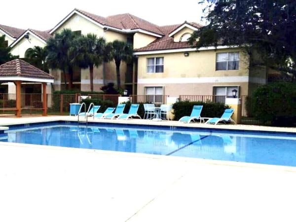 South Palm Place, 7610 Westwood Dr #107, Tamarac, Florida 33321, image 1