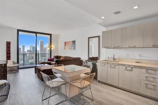 Brickell Heights East, 45 SW 9th St #2810, Miami, Florida 33130, image 2
