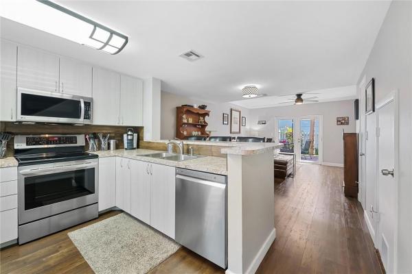 Edgewater Townhomes, 1881 NE 15th Ave, Fort Lauderdale, Florida 33305, image 2