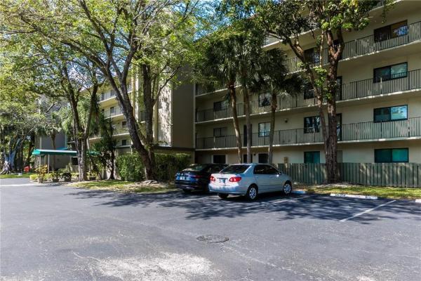Le Club At Cypress Bend, 2209 S Cypress Bend Dr #503, Pompano Beach, Florida 33069, image 1