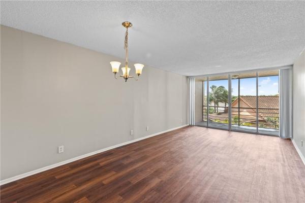 Live Oak Of Pine Island Ridge, 9470 Live Oak Pl #304, Davie, Florida 33324, image 2