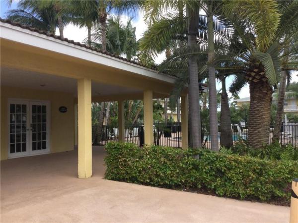 Azul At Kimberly Lake, 4050 NE 12th Ter #1-1, Oakland Park, Florida 33334, image 1
