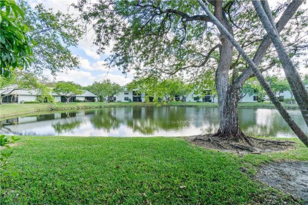 Karanda Village 4, 3909 N Carambola #29121, Coconut Creek, Florida 33066, image 1