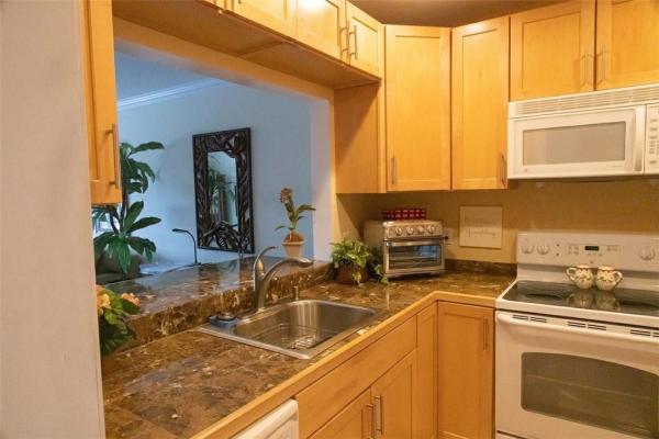 Santa Barbara Gardens, 2201 SE 9th St #206, Pompano Beach, Florida 33062, image 2