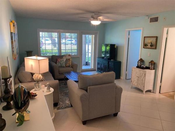 Manor Grove Village, 1930 NE 2nd Ave #111L, Wilton Manors, Florida 33305, image 2
