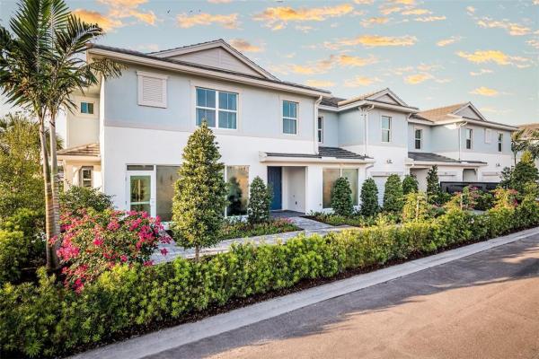 Sandpiper Pointe, 1819 Sandpiper Pointe Pl, Deerfield Beach, Florida 33442, image 1